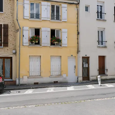 Appart' Terrasse Plein Centre Apartment La Ferte-Gaucher